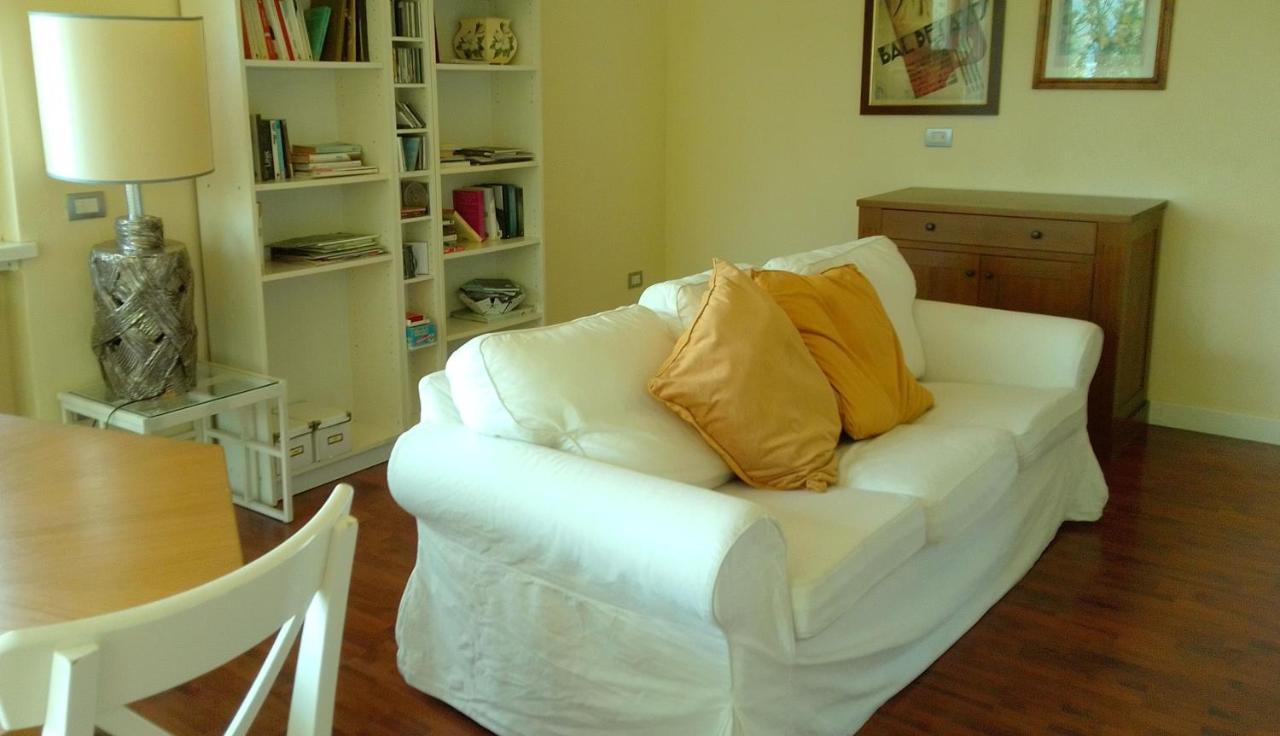 Villa Residenza 3 Magnolie Monvalle Esterno foto